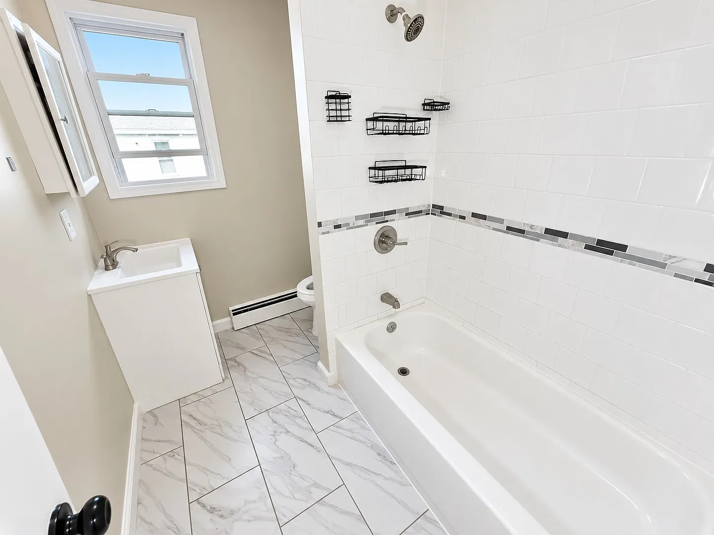 469 Irvine Turner Blvd — Photo 4