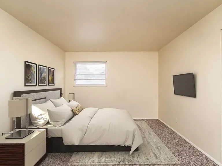 McKaig Court Apartments — Photo 6