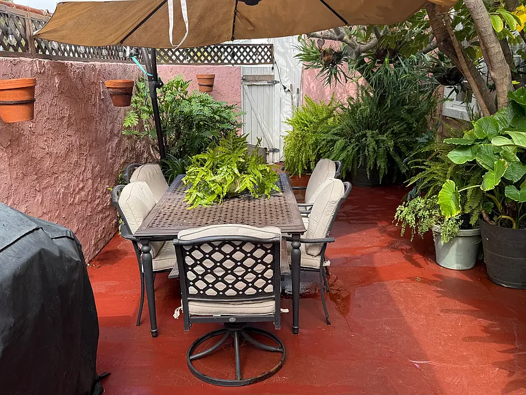 3432 Richmond St — Photo 6