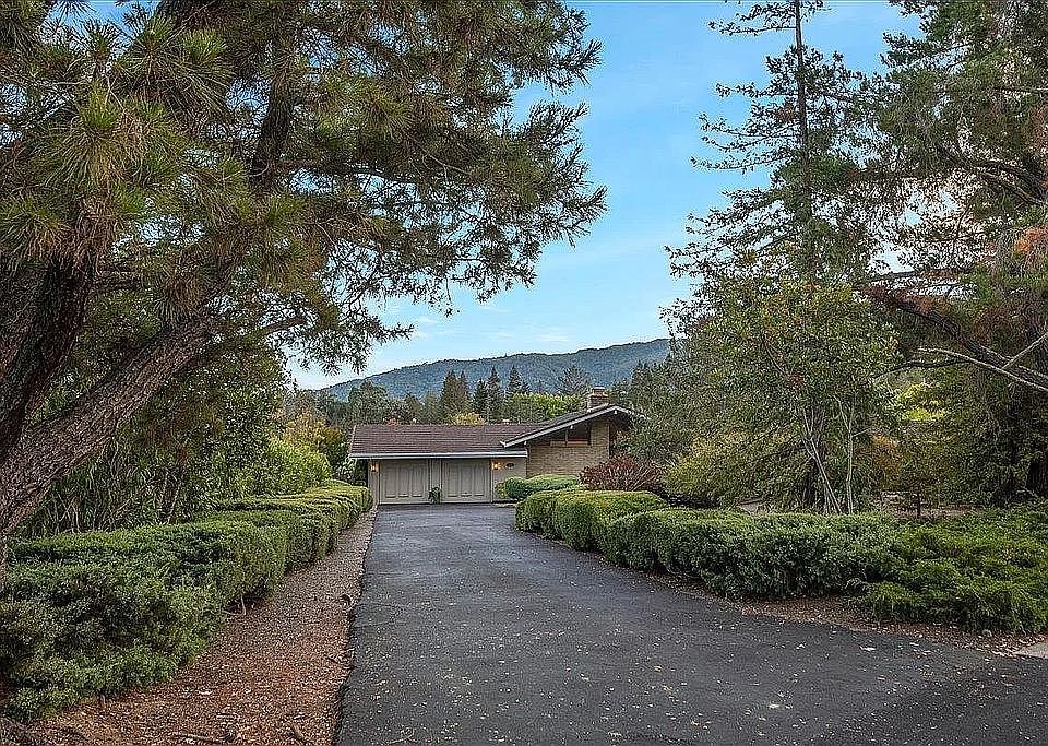 1st image of 18640 Woodbank Way