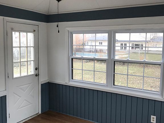 5th image of 20910 Beaufait St