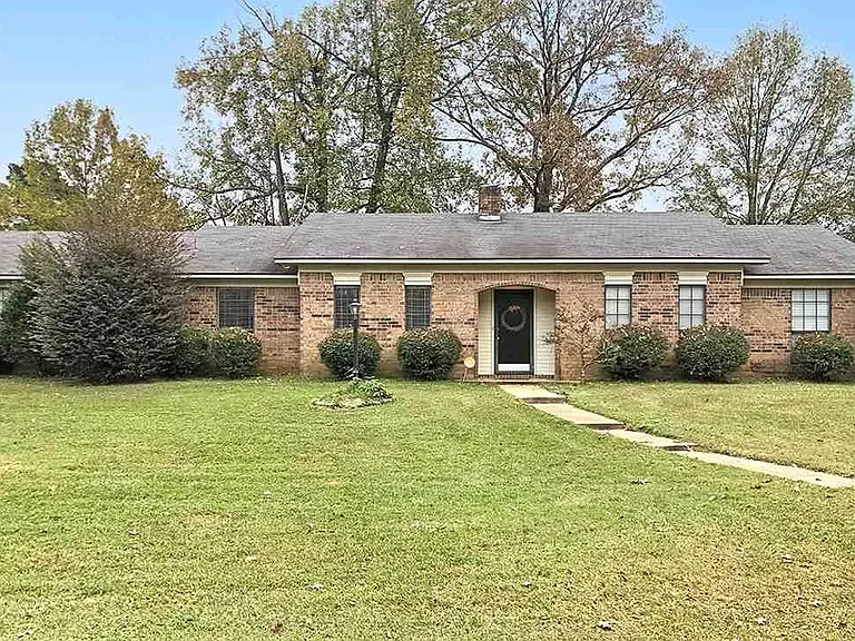 6204 Polly Dr — Photo 1