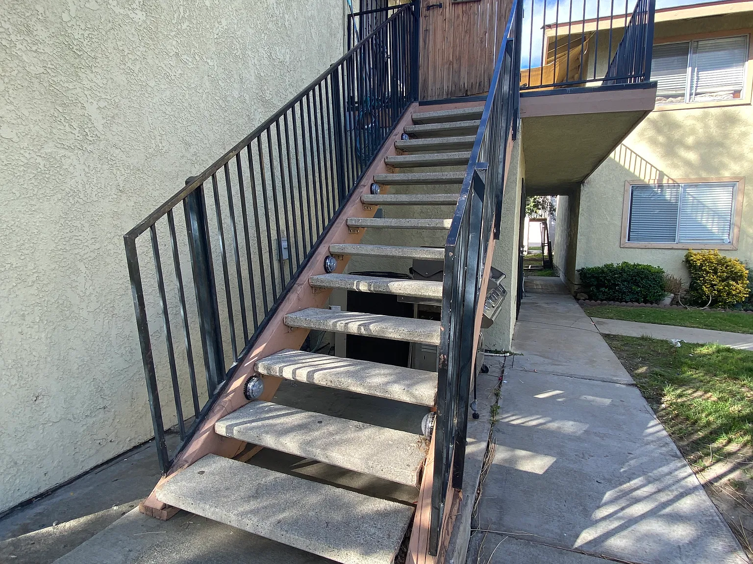 2 bed, 988 sqft, $1,800 — Photo 2