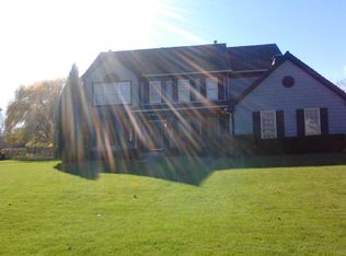 18136 W Pond Ridge Cir, Gurnee, IL 60031