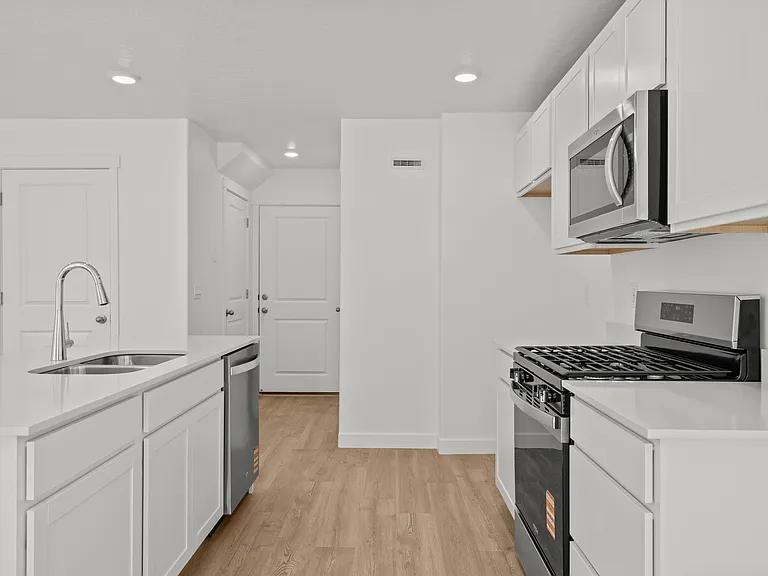 1522 E 720 N — Photo 11