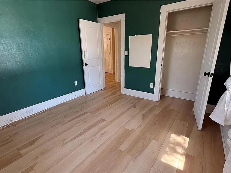 905 Jones St — Photo 17