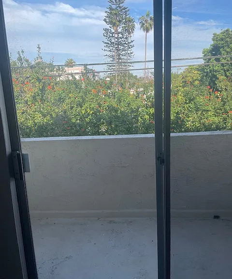 1450 S Centinela Ave #9 — Photo 3