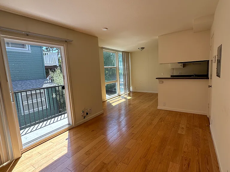 2020 Cedar St #8 — Photo 1
