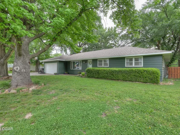 310 N 2nd St, Jasper, MO 64755