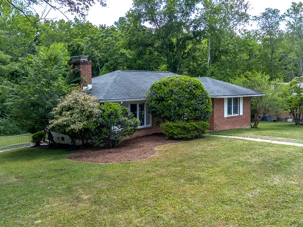 16 Whitmore St, Lexington, VA 24450