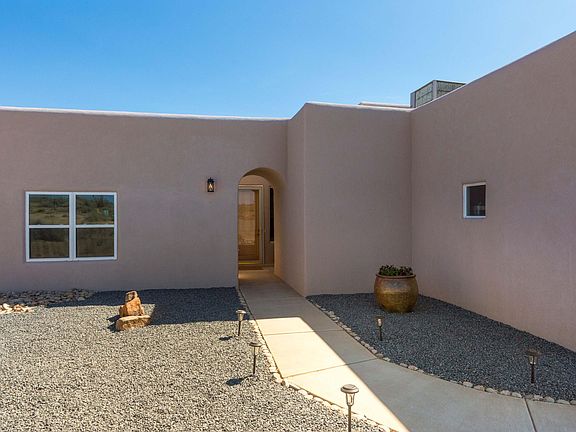 2nd image of 1620 5th St SE