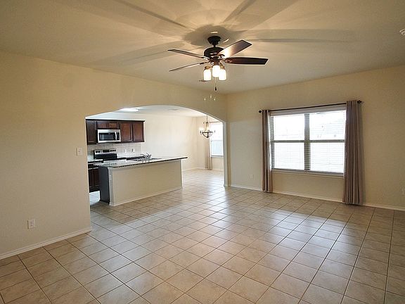 3rd image of 520 Clearlake Dr