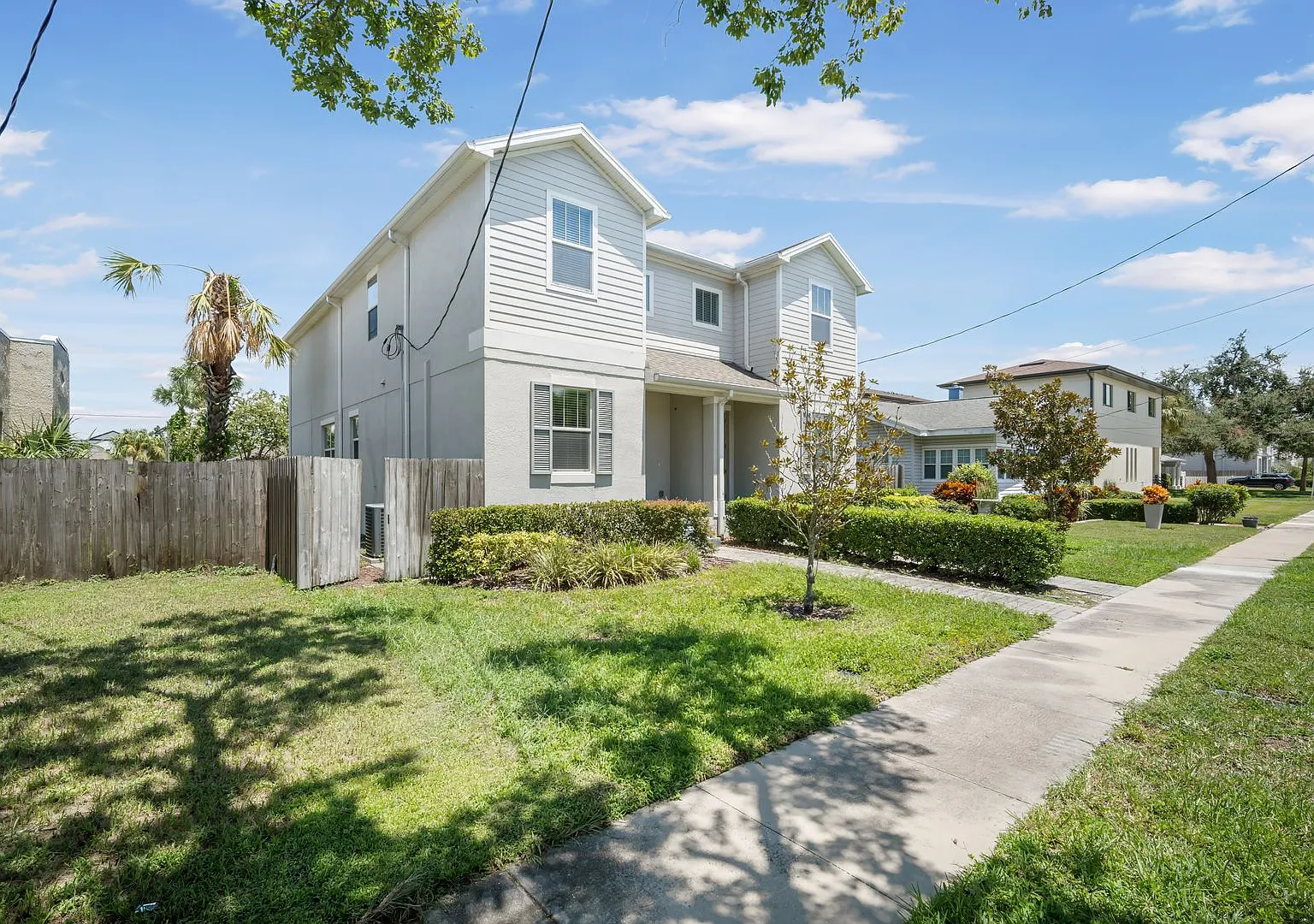 Great South Tampa 4BR/3BA townhome with 2 car garage in Plant H.S. District. — Photo 2