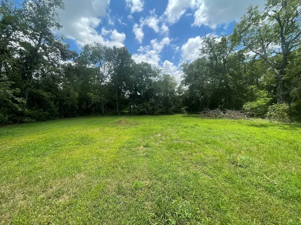 1127 W End St, Terrell, TX 75160