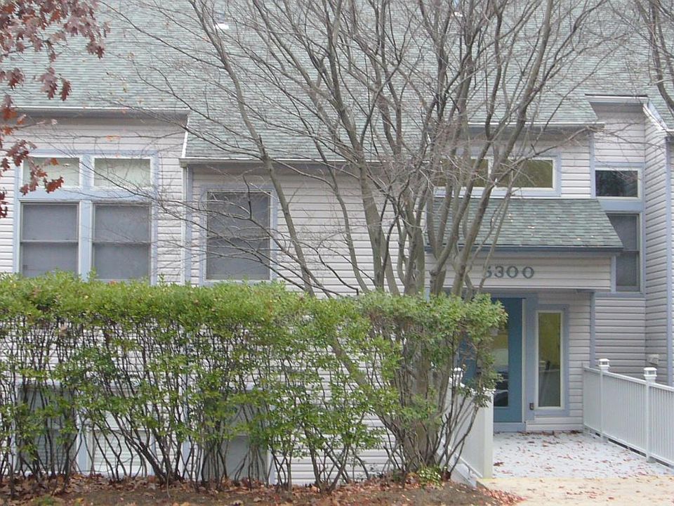 1st image of 5303 Diana Dr #5300