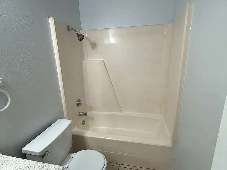 8 Harroun Ct #B — Photo 15