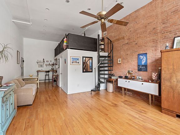 4th image of 15 Bergen St #1S