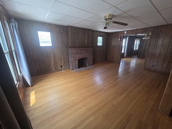 5th image of 114 Peck Ave Floor 2