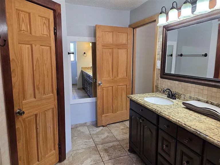 15415 Beechnut St — Photo 13
