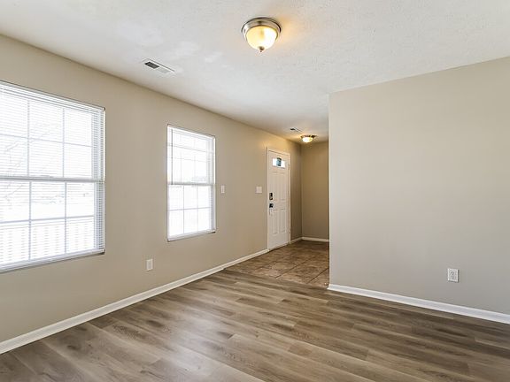 5th image of 6113 Maravian Dr