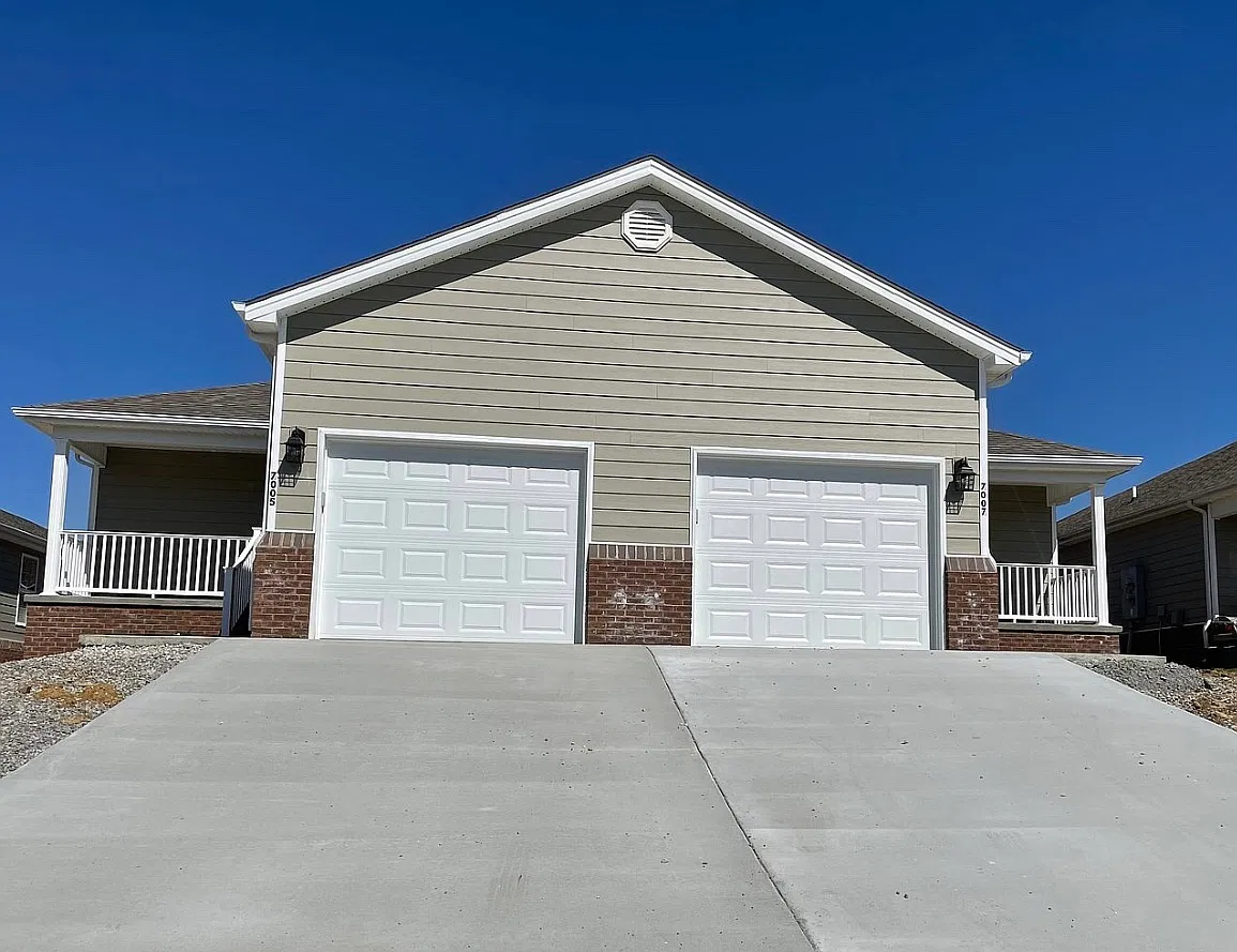 3 bed, 1400 sqft, $1,450 — Photo 2