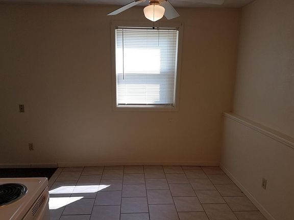 Kitchen/Dining Area