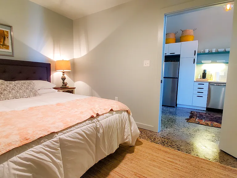 1020 E 6th St #2 — Photo 18