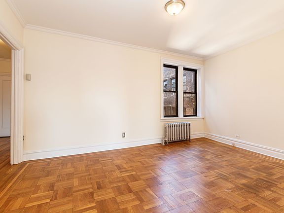 4th image of 20 Seaman Ave #3DD