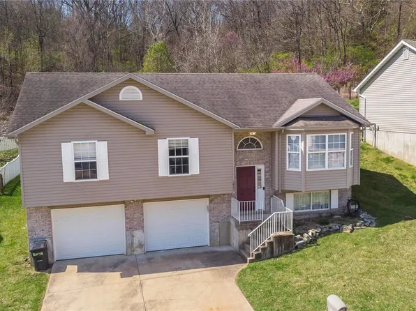 3867 Country Club Dr, Imperial, MO 63052