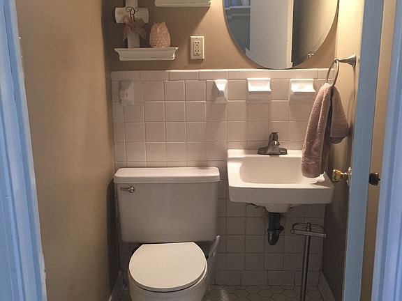 1/2 bath