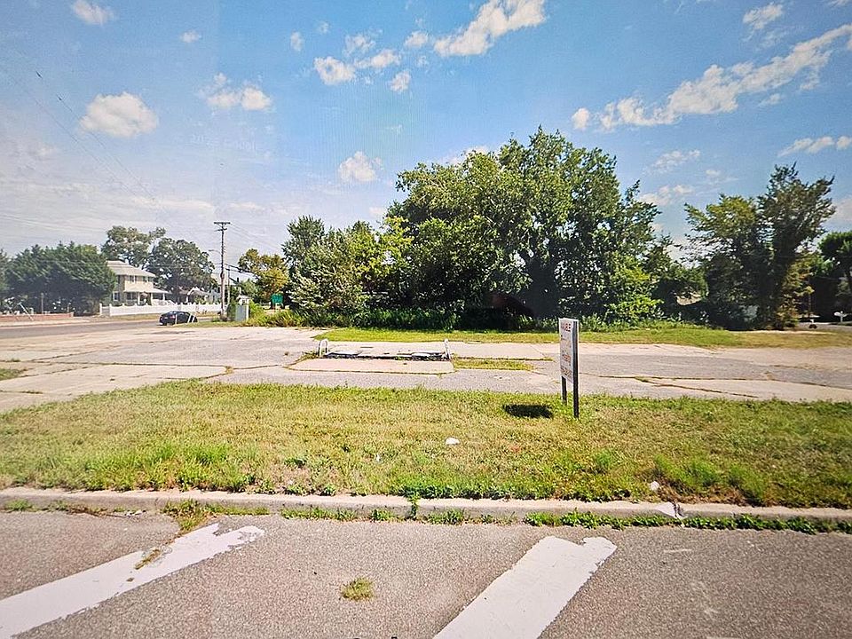 1st image of 1 Roosevelt Blvd
