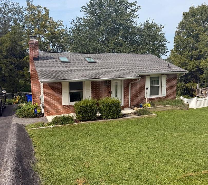 1st image of 4 Donalds Ln
