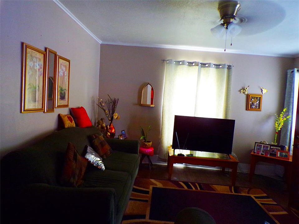 1st image of 413 Casey St