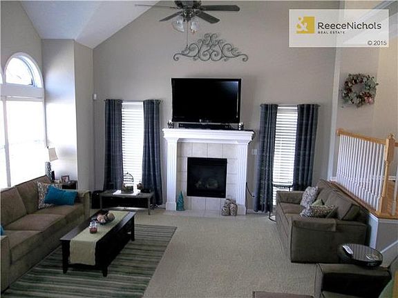 Greatroom with vaulted ceiling.