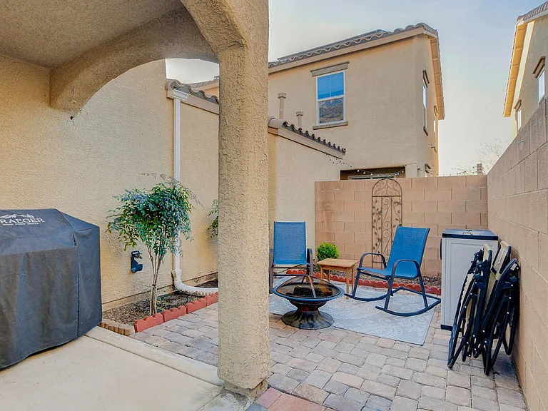 1045 Spotted Saddle St — Photo 46