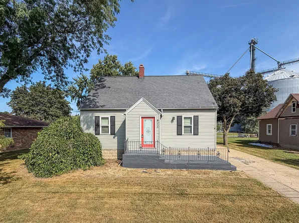 417 W Garfield Ave, Cissna Park, IL 60924