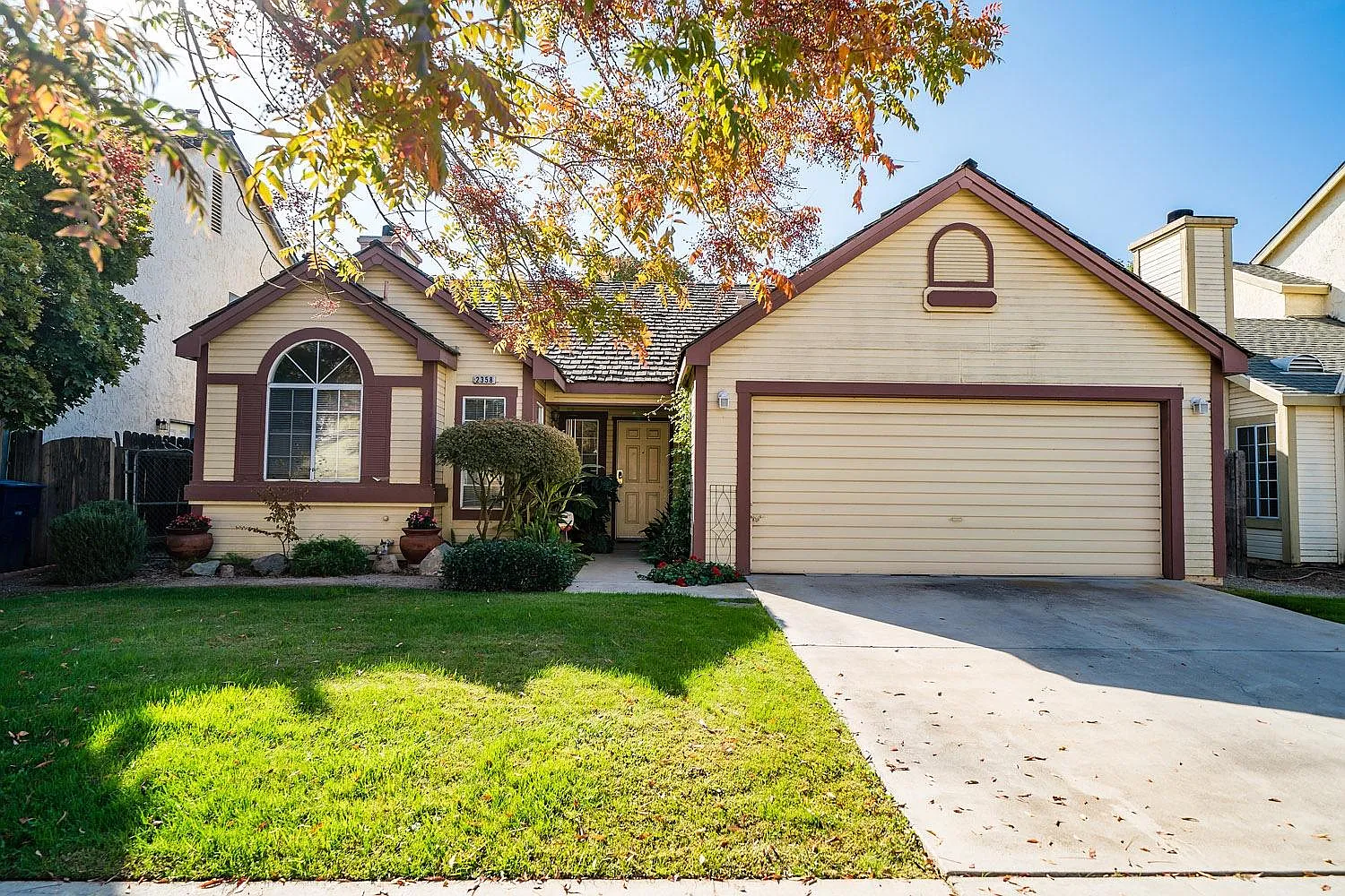 2358 Ironwood Way photo 1