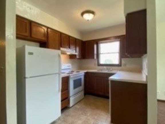 5th image of 120 S Silverwood Ln APT A