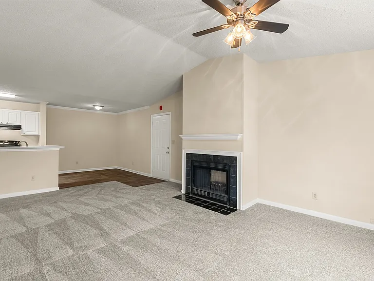 Avana Bellevue — Photo 10