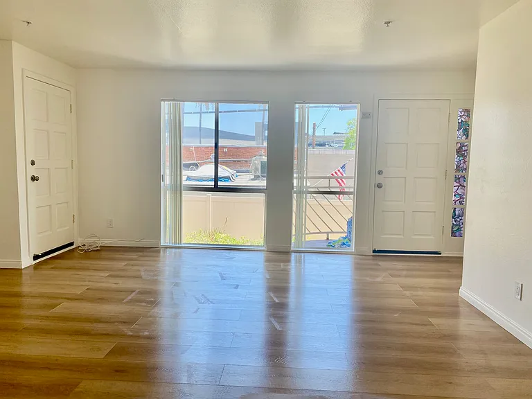 108 W Maple St #23 — Photo 28