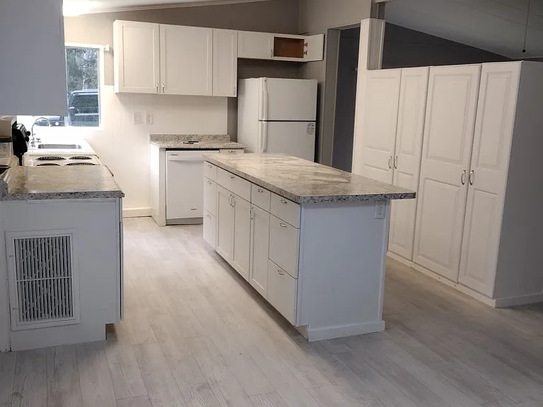 3199 E Quail Ct — Photo 2
