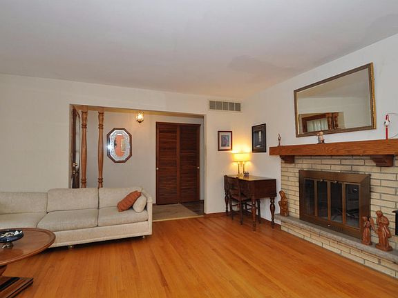 5th image of 12131 W Bel Mar Dr