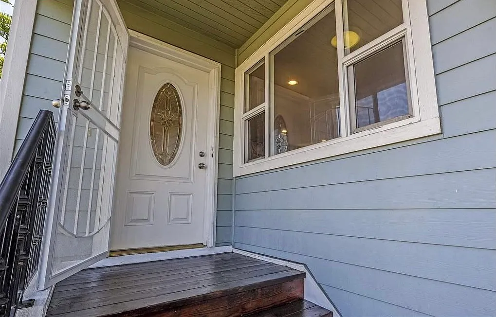 3 bed, 2.5 bath, 1900 sqft, $3,875 — Photo 2