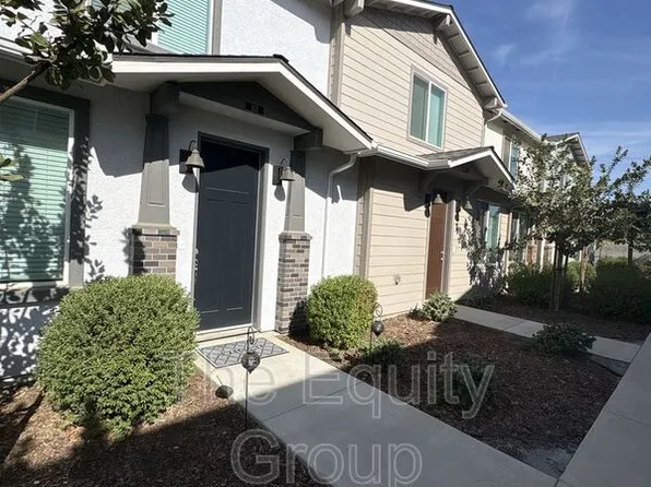 410 S Summit St Unit 102, Visalia, CA 93292