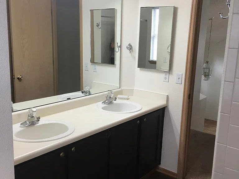 4 Bathrooms