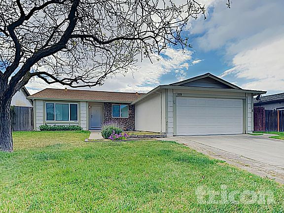 2nd image of 1921 Teresa Ln