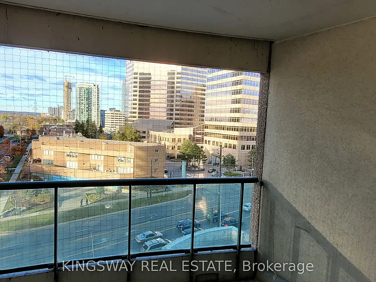 7 Lorraine Dr #812 — Photo 25