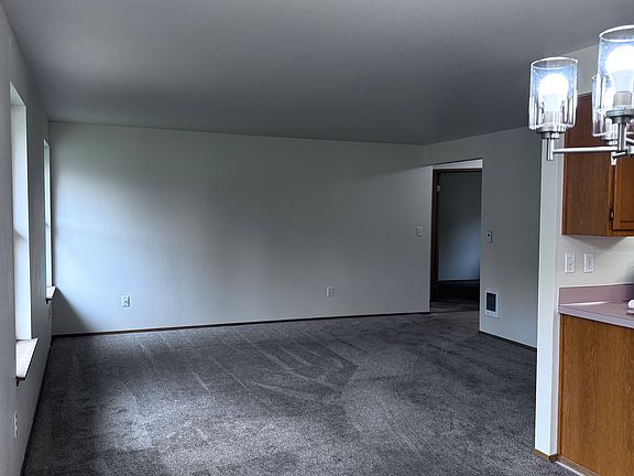 5th image of 15023 Firlane Dr E