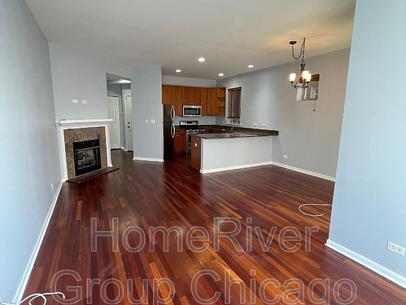 3rd image of 4917 N Lincoln Ave APT 2