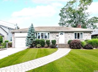 160 East Ave, Valley Stream, NY 11580